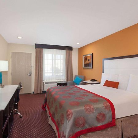 Ramada By Wyndham Culver City Los Angeles Eksteriør bilde