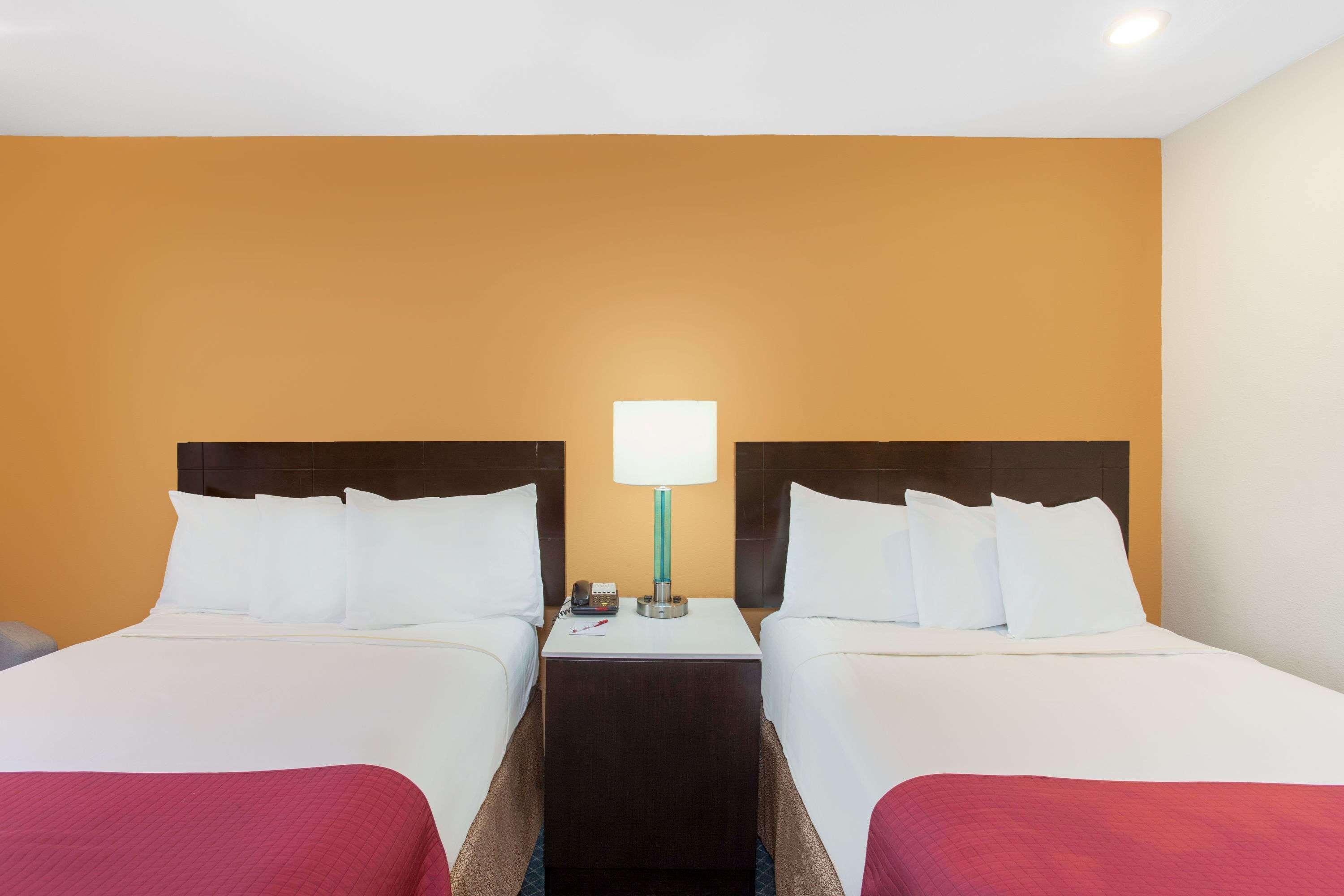 Ramada By Wyndham Culver City Los Angeles Eksteriør bilde