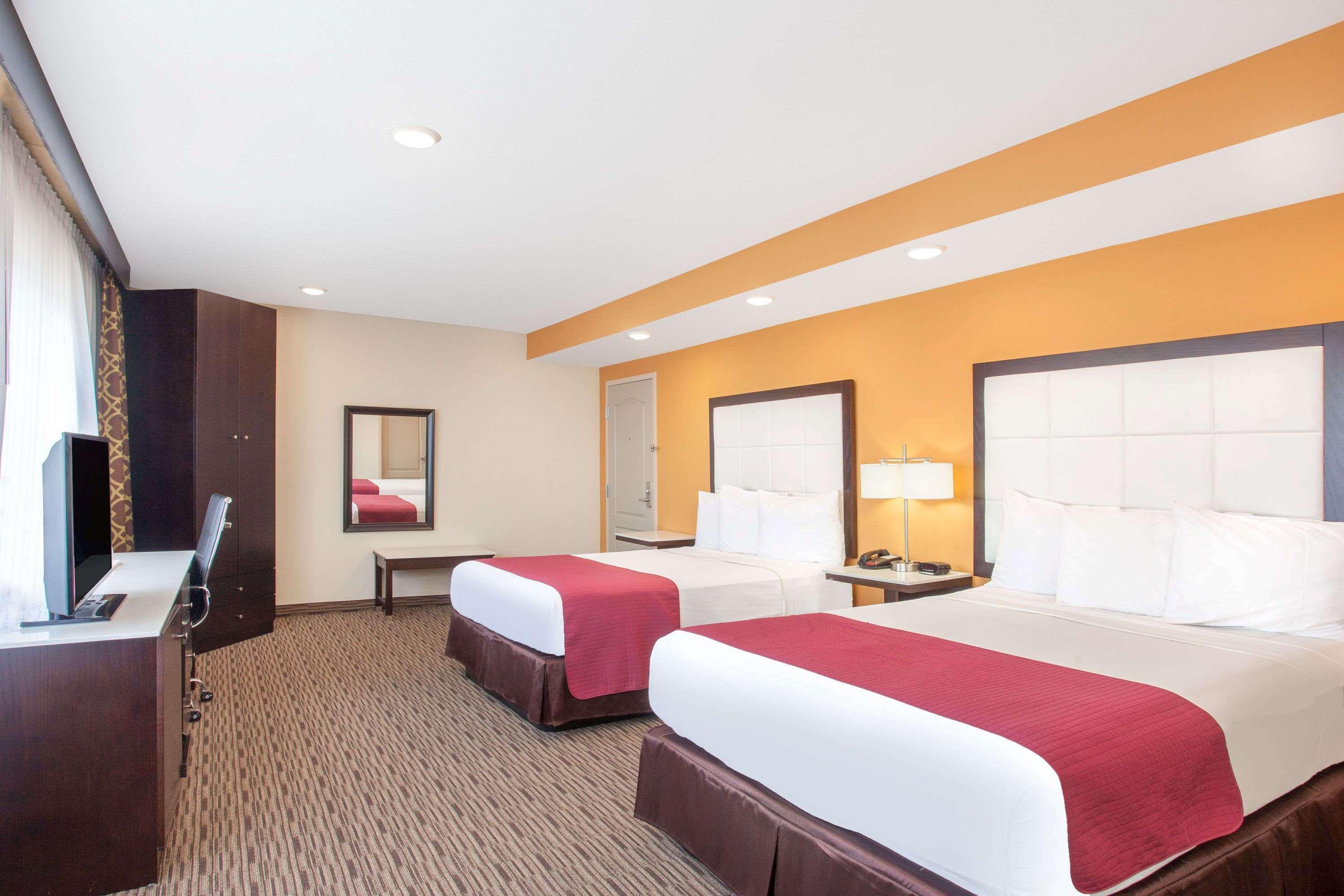 Ramada By Wyndham Culver City Los Angeles Eksteriør bilde