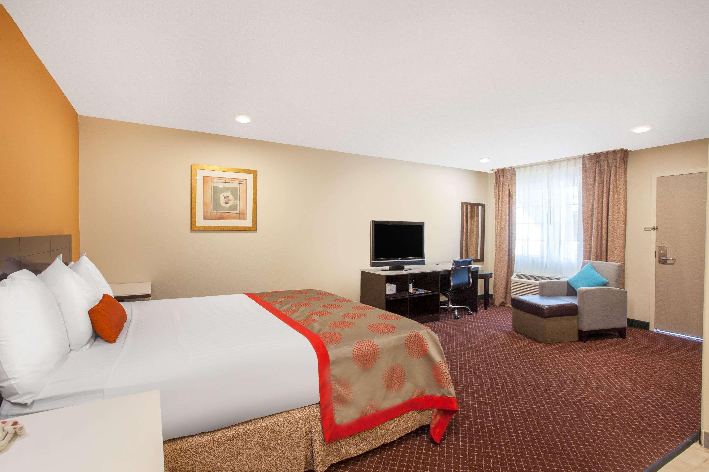 Ramada By Wyndham Culver City Los Angeles Eksteriør bilde